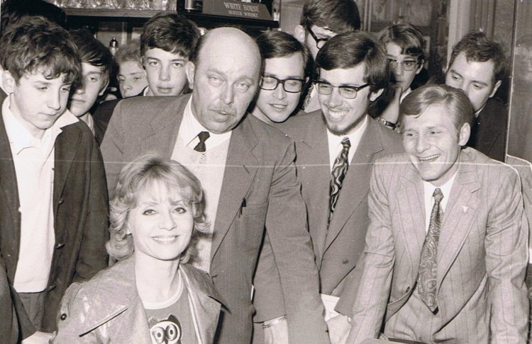 AVEC ANNIE CORDIE