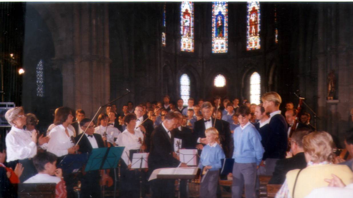 COMMERCY 1988-04