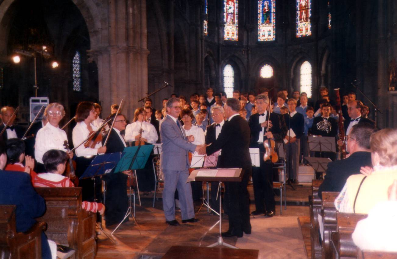 COMMERCY 1988-04