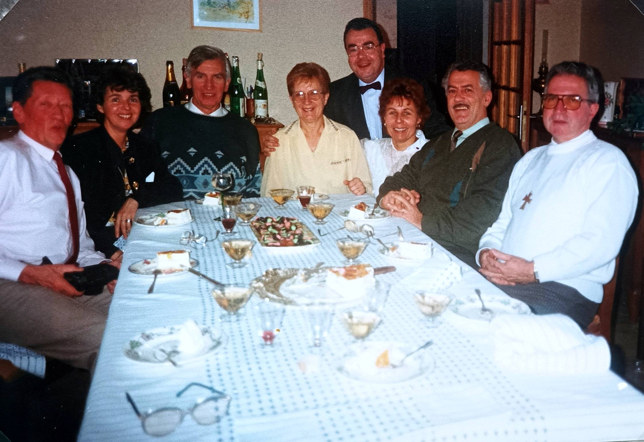 M ET MME KOHN, DELVERT, RAYMOND ET JMV